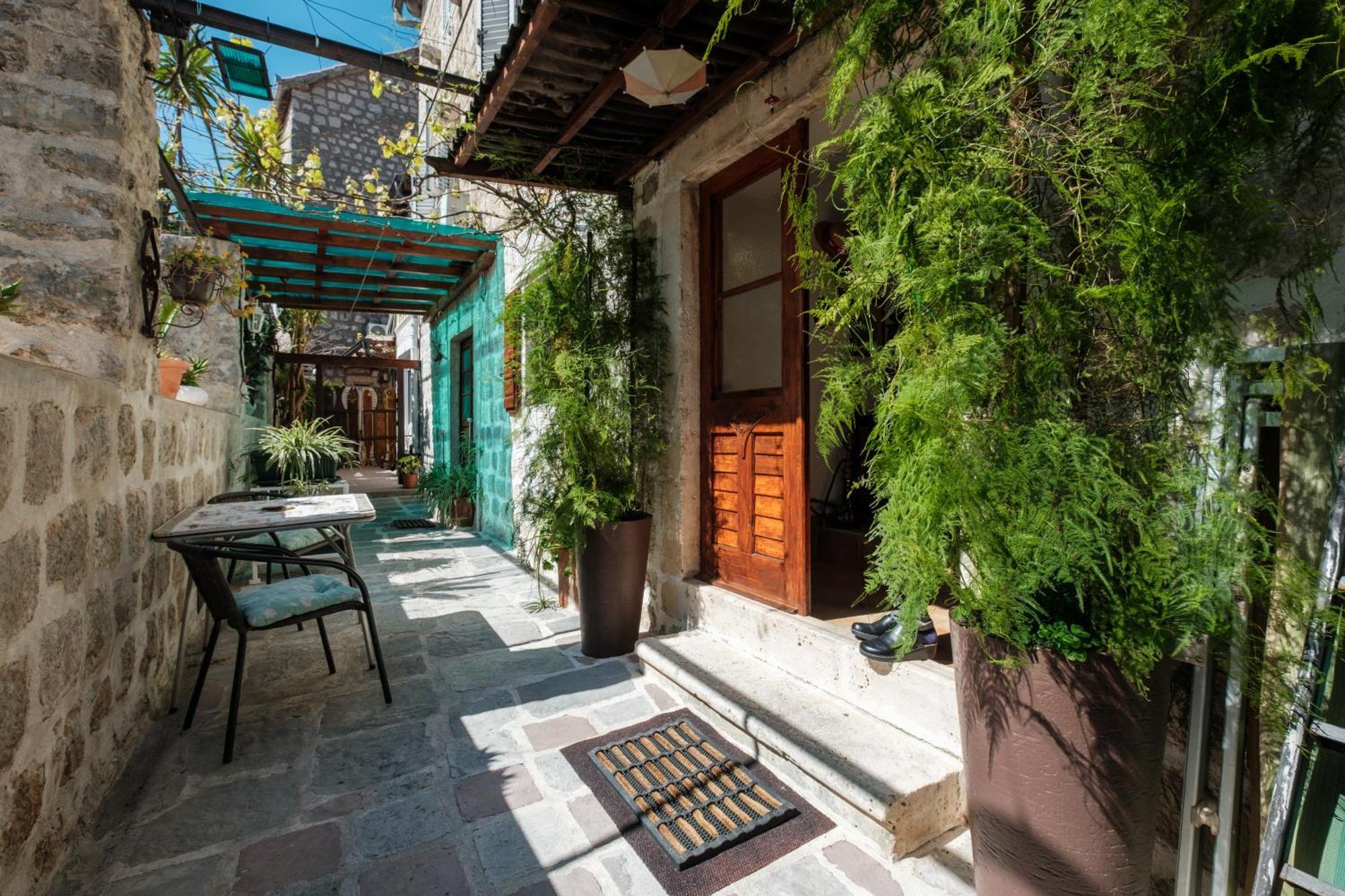 Bluemarine Rooms & Apartments Perast Bagian luar foto