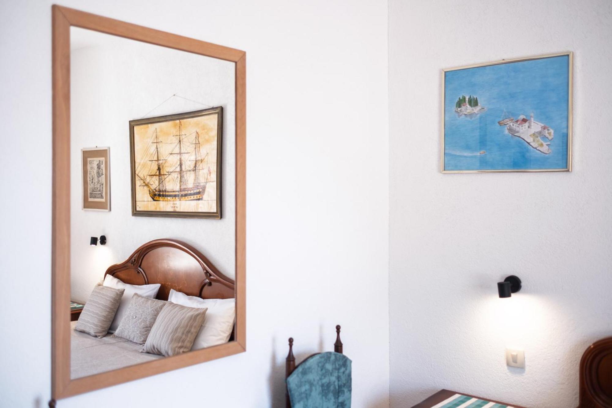 Bluemarine Rooms & Apartments Perast Bagian luar foto